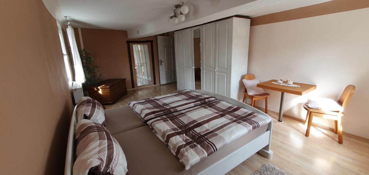 Ferienhaus Zur Altlayer Postアパートメント エクステリア 写真
